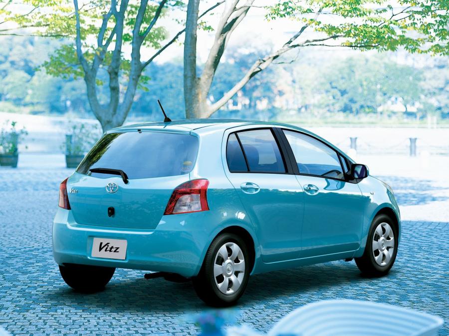  Toyota Vitz 2005 года  (фото 4 из 13)